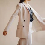 Kadın Giyiminde Son Moda: Kış Sezonu için Stil Önerileri