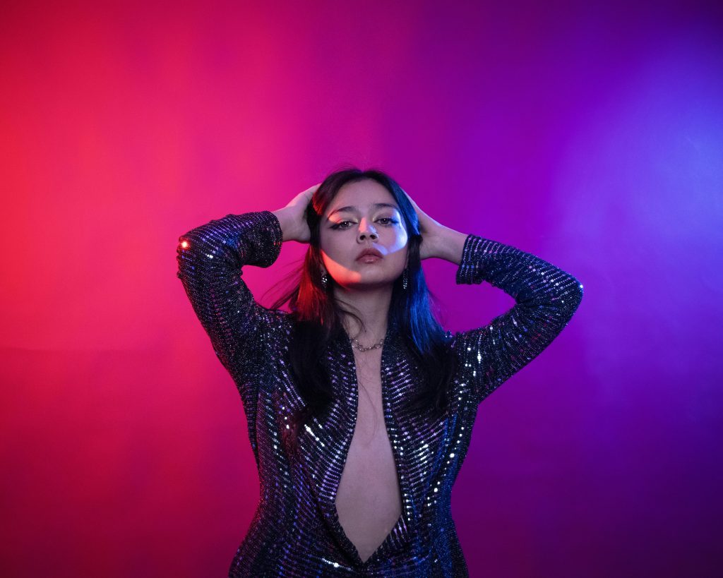 Pul Payet İşlemeli Abiyeler Nasıl Kombinlenir?